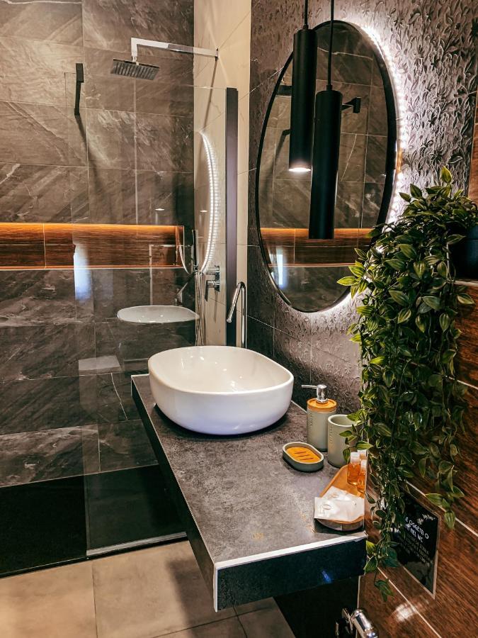 B&B Salus Civico 23 Reggio Emilia Exteriör bild
