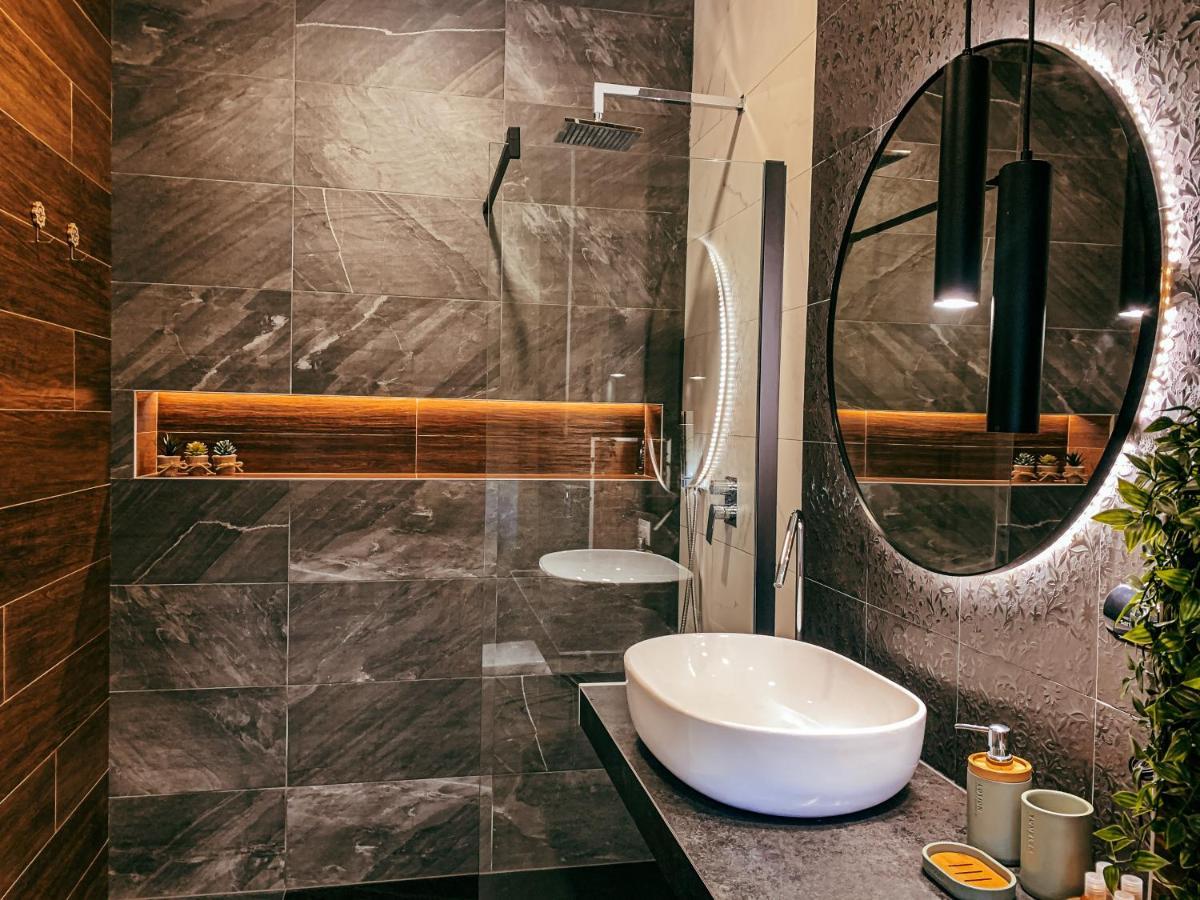 B&B Salus Civico 23 Reggio Emilia Exteriör bild